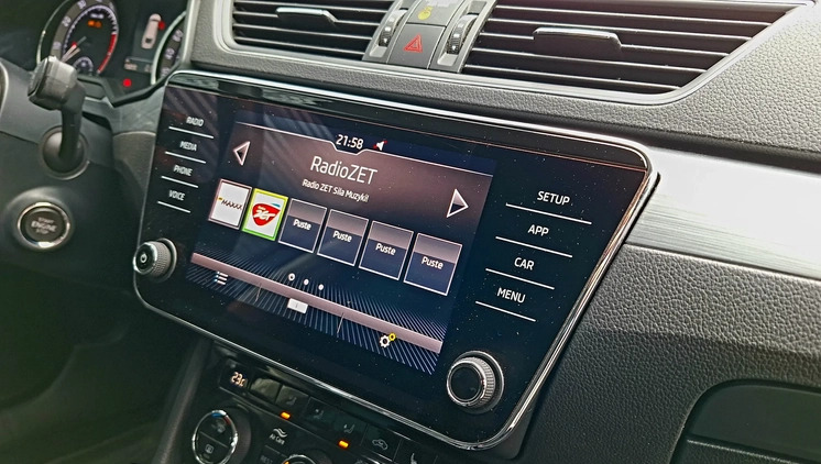 Skoda Superb cena 84900 przebieg: 152000, rok produkcji 2019 z Przysucha małe 92